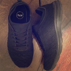 Women’s Lululemon APL training shoes sz 8 ex cond!